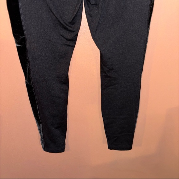 Victoia's Secret PINK,small Black. Leggings With Velour On Sides. EUC - Picture 9 of 9
